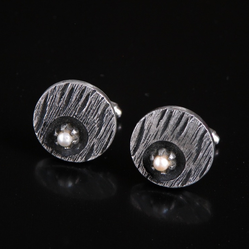 Vtg Etched Matte Black & Silver Pearl Cufflinks